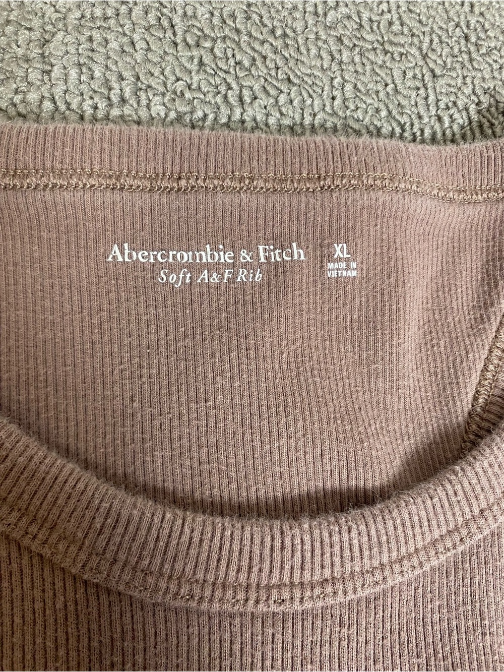 Abercrombie & Fitch 4-Pack Cropped Tank Bundle- Everyday Ribbed Knit Fall School - Picture 3 of 3